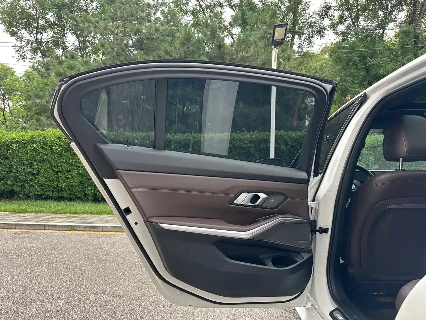 2023 BMW 3 Series 330Li M Sport Shadow Edition — миниатюра 7