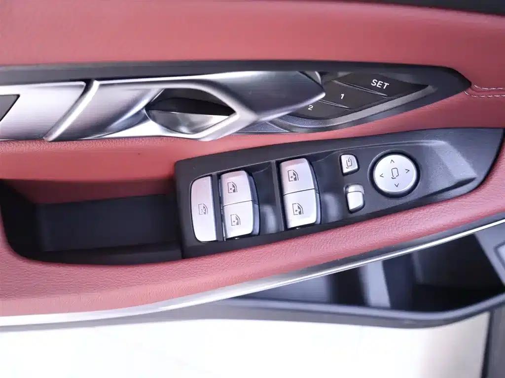 2025 BMW 3 Series 325Li M Sport Package — миниатюра 17