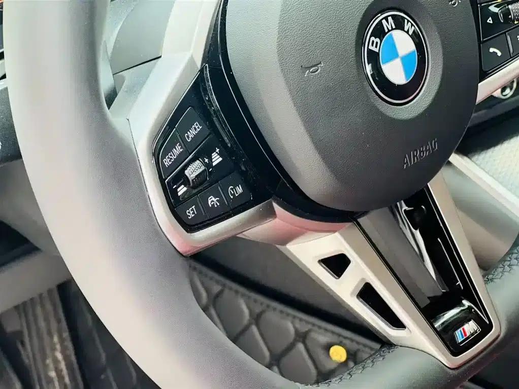 2025 BMW 3 Series 330Li M Sport Shadow Edition — миниатюра 11
