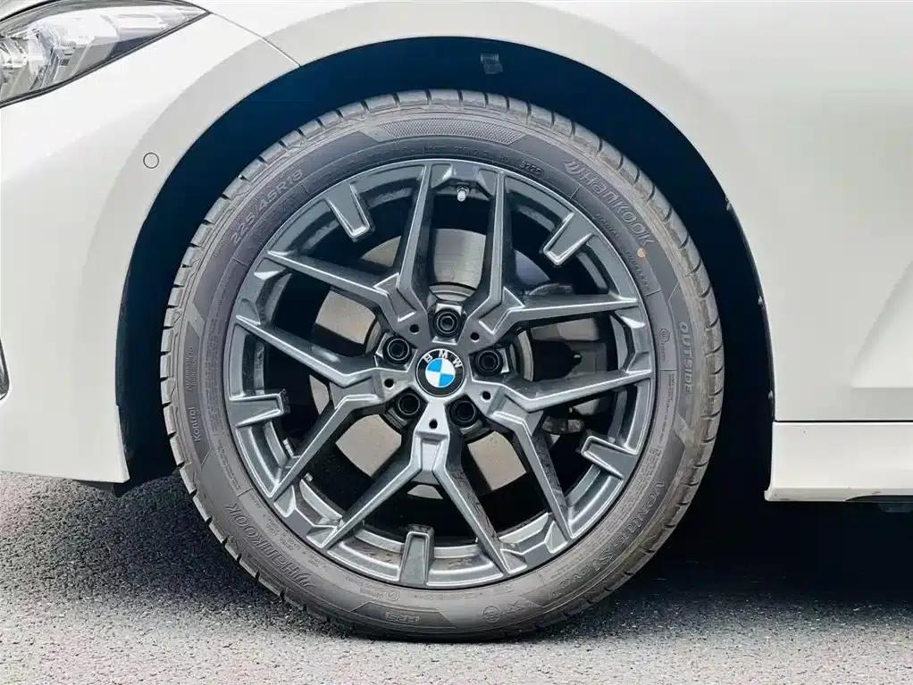 2025 BMW 3 Series 330Li M Sport Shadow Edition — миниатюра 7
