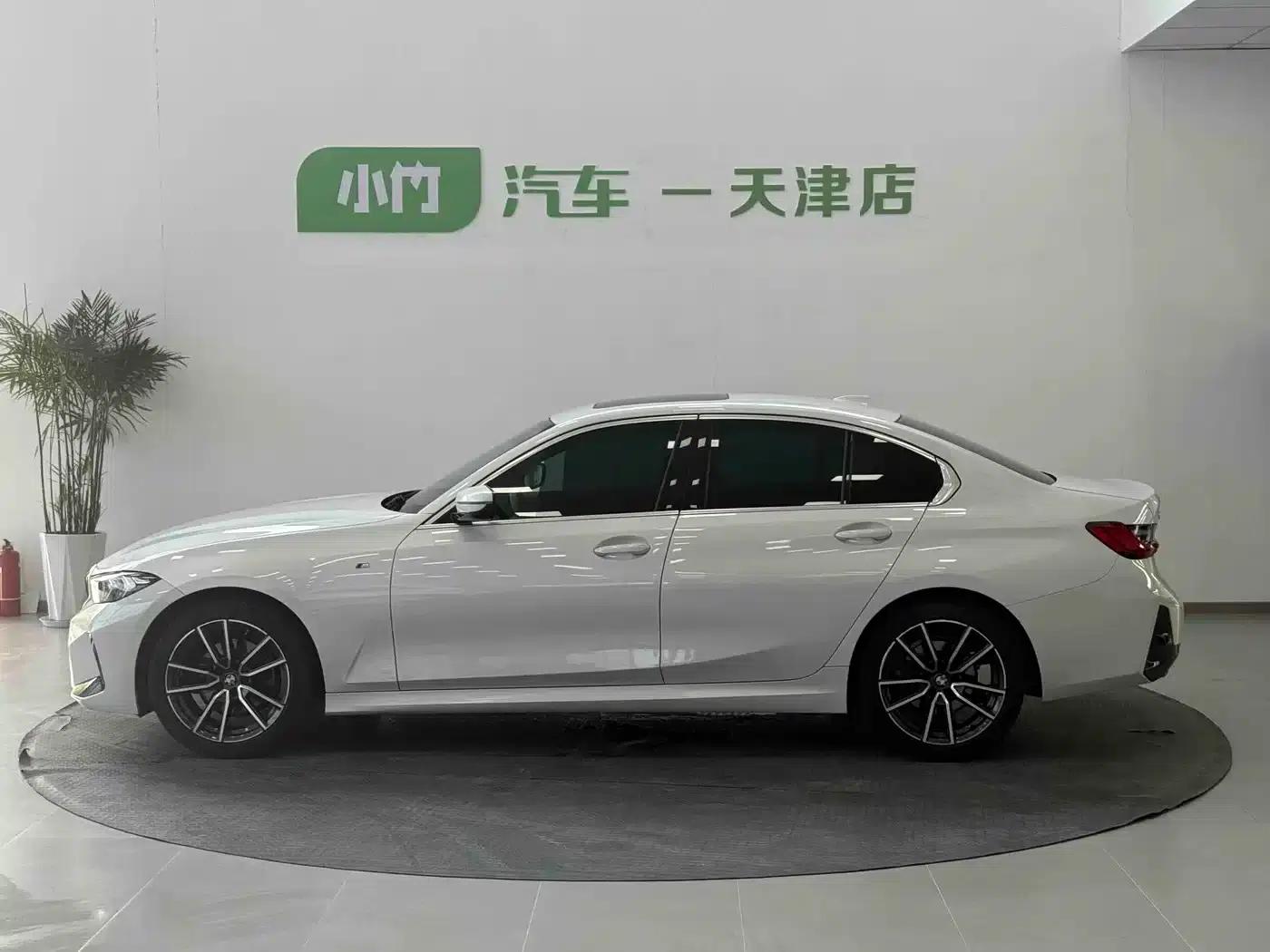 2023 BMW 3 Series 320i M Sport Package — миниатюра 3