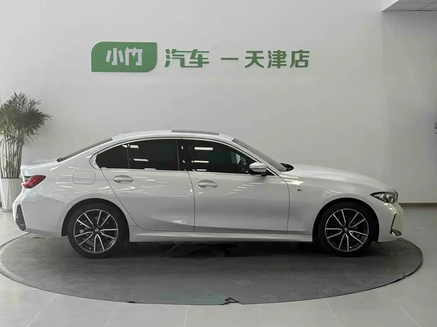 2023 BMW 3 Series 320i M Sport Package — миниатюра 5