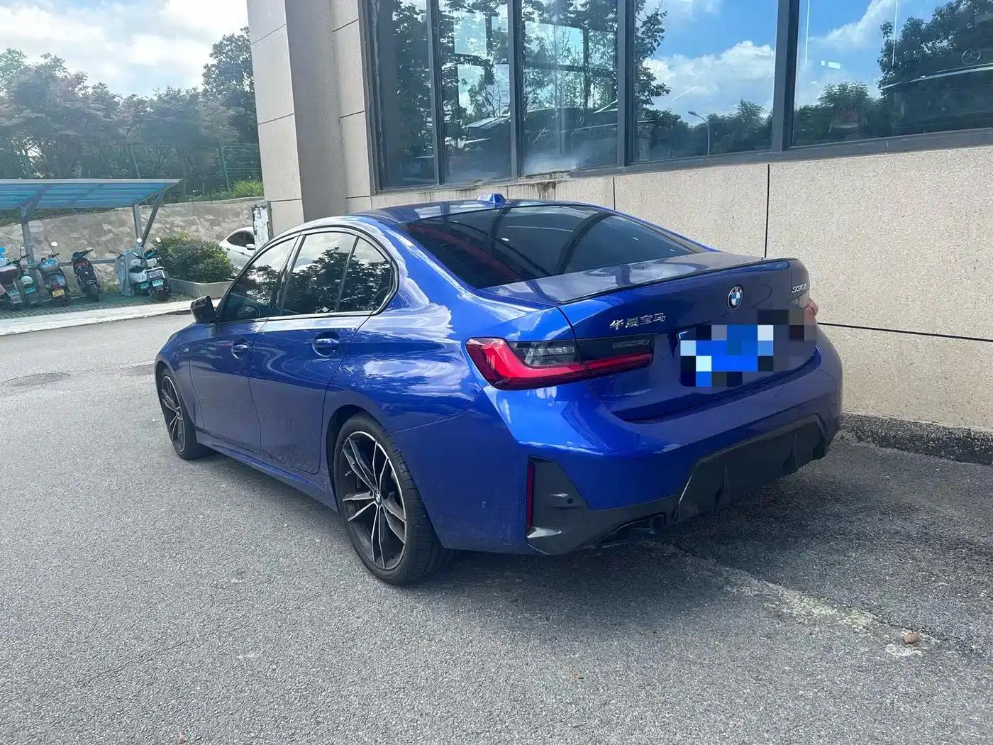 2023 BMW 3 Series 330i M Sport Shadow Edition — миниатюра 12