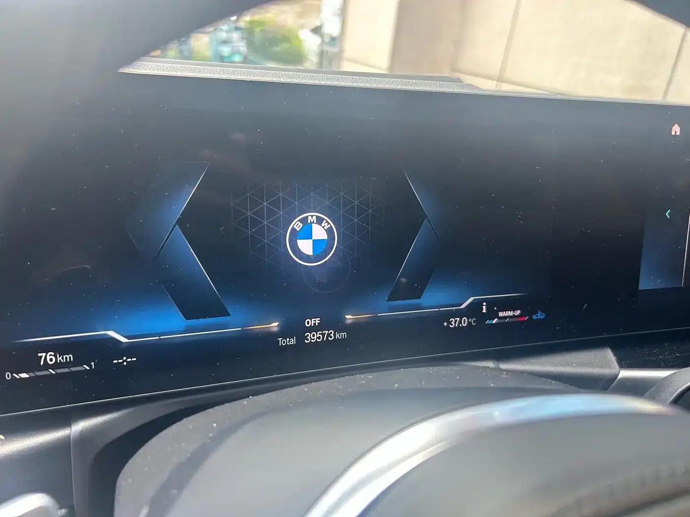 2023 BMW 3 Series 330i M Sport Shadow Edition — миниатюра 4
