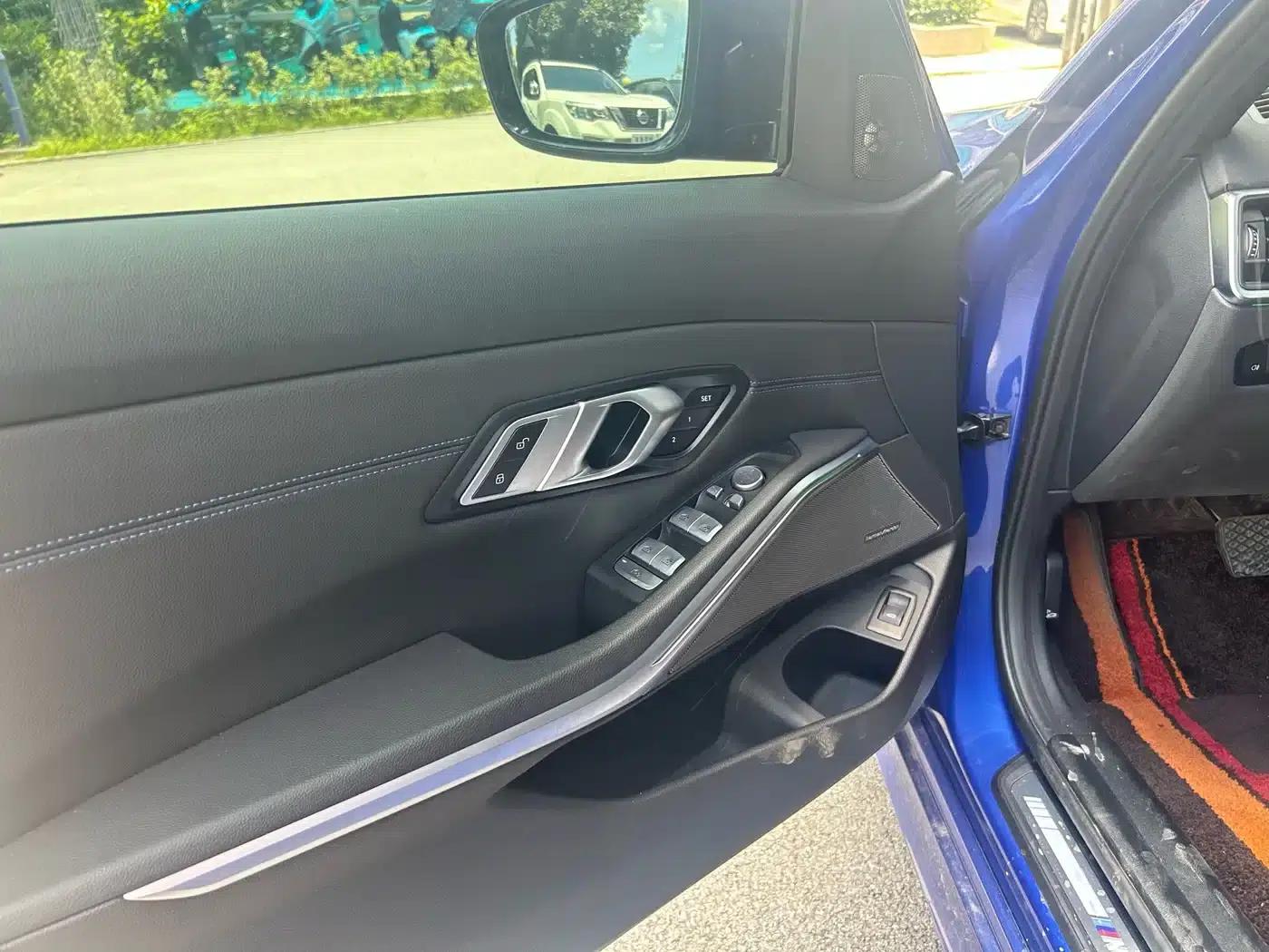 2023 BMW 3 Series 330i M Sport Shadow Edition — миниатюра 8