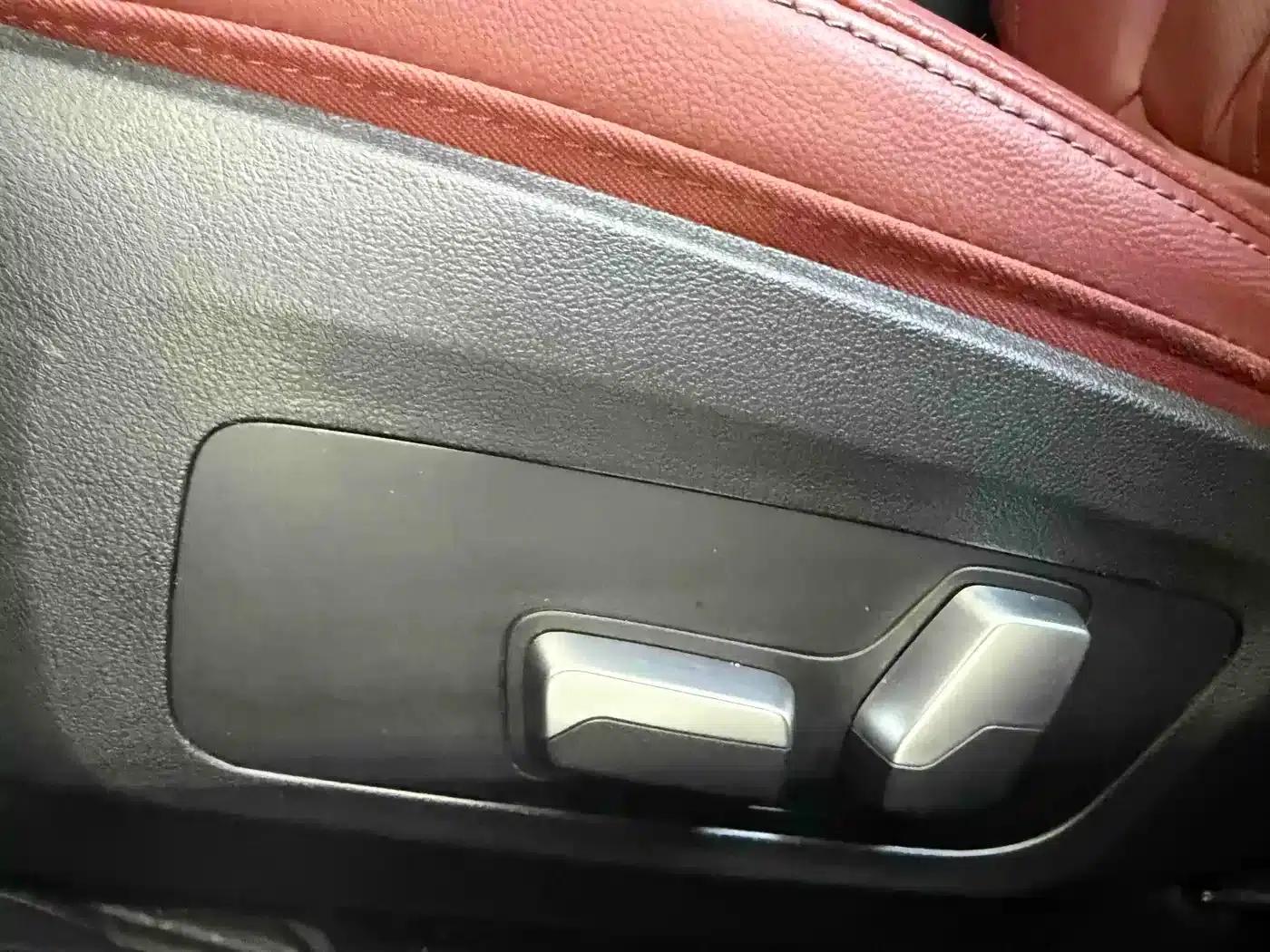 2023 BMW 3 Series 320Li M Sport Package — миниатюра 10
