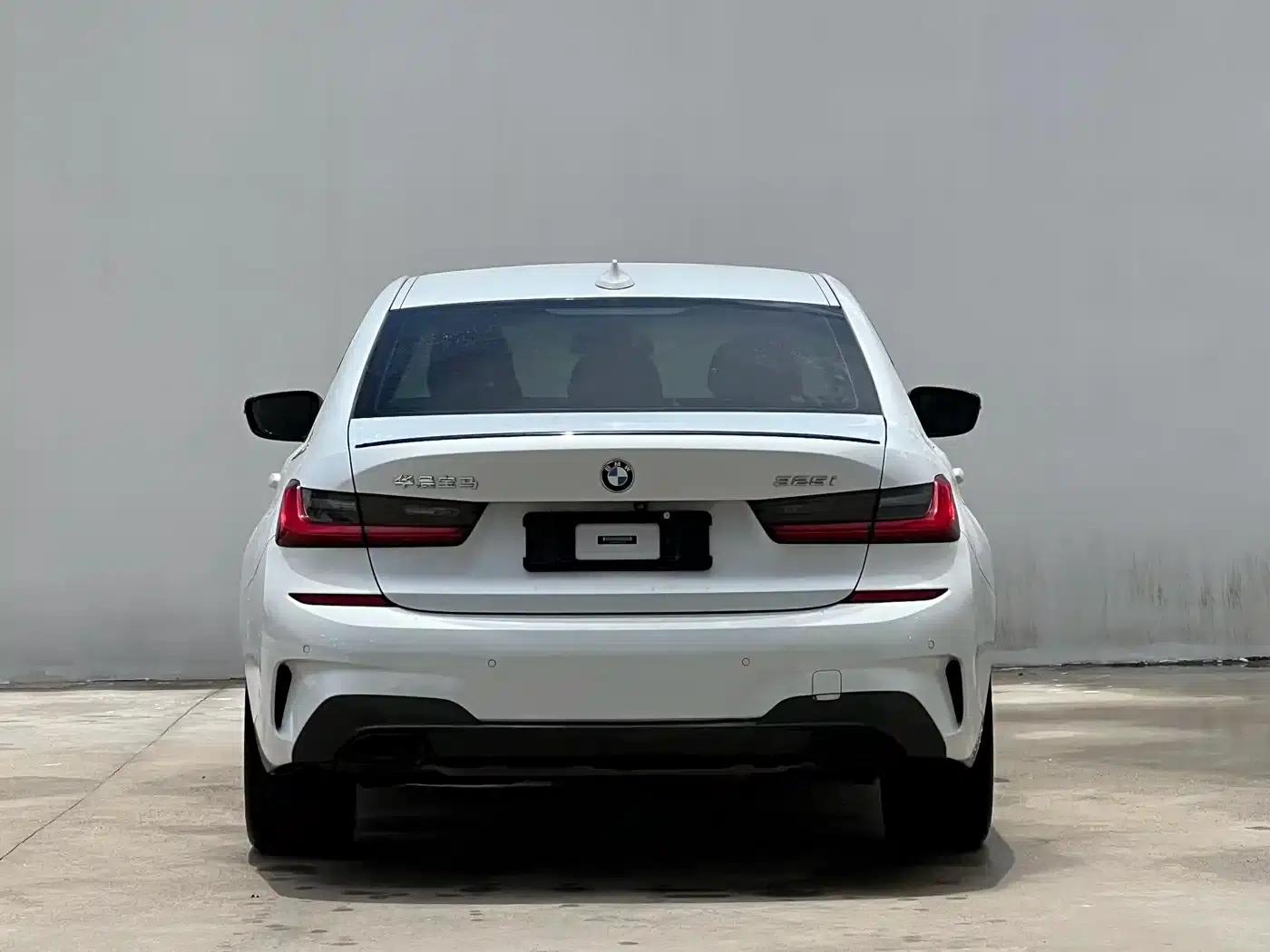 2020 BMW 3 Series 325i M Sport Shadow Edition — миниатюра 4