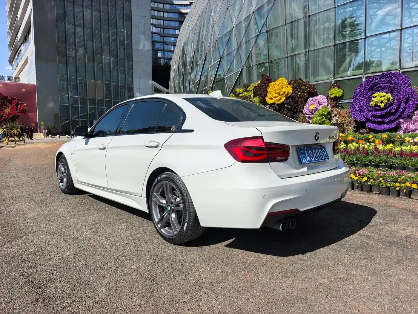 2019 BMW 3 Series 320Li M Sport Shadow Edition — миниатюра 16