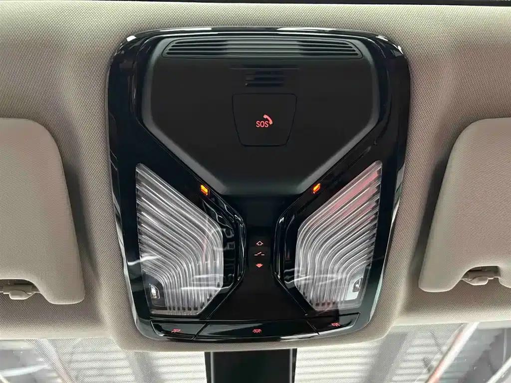 2023 BMW 3 Series 320Li M Sport Package — миниатюра 9