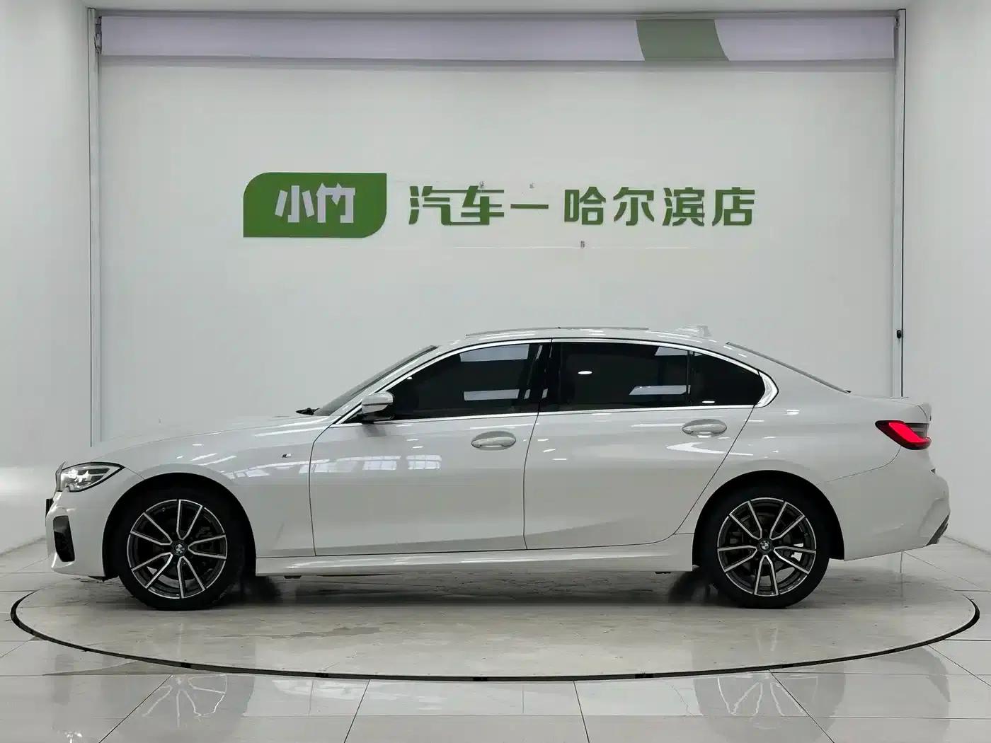 2022 BMW 3 Series 320Li M Sport Package — миниатюра 5