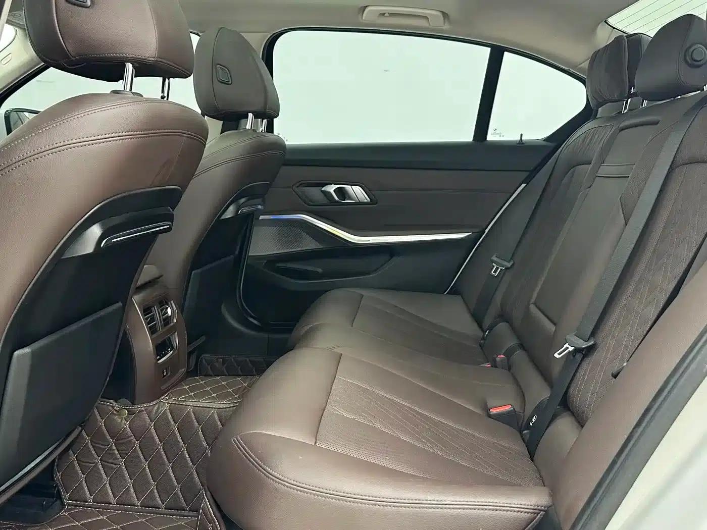 2022 BMW 3 Series 320Li M Sport Package — миниатюра 8