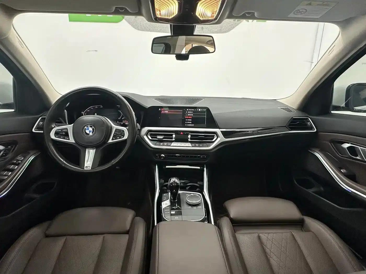 2022 BMW 3 Series 320Li M Sport Package — миниатюра 10