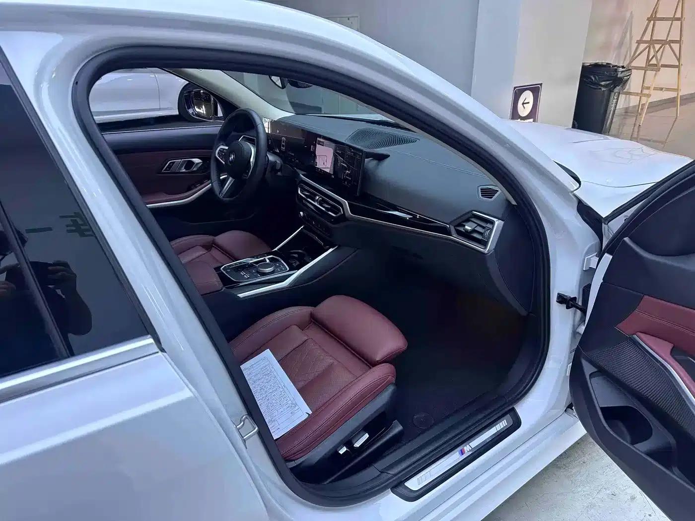 2023 BMW 3 Series 320Li M Sport Package — миниатюра 10