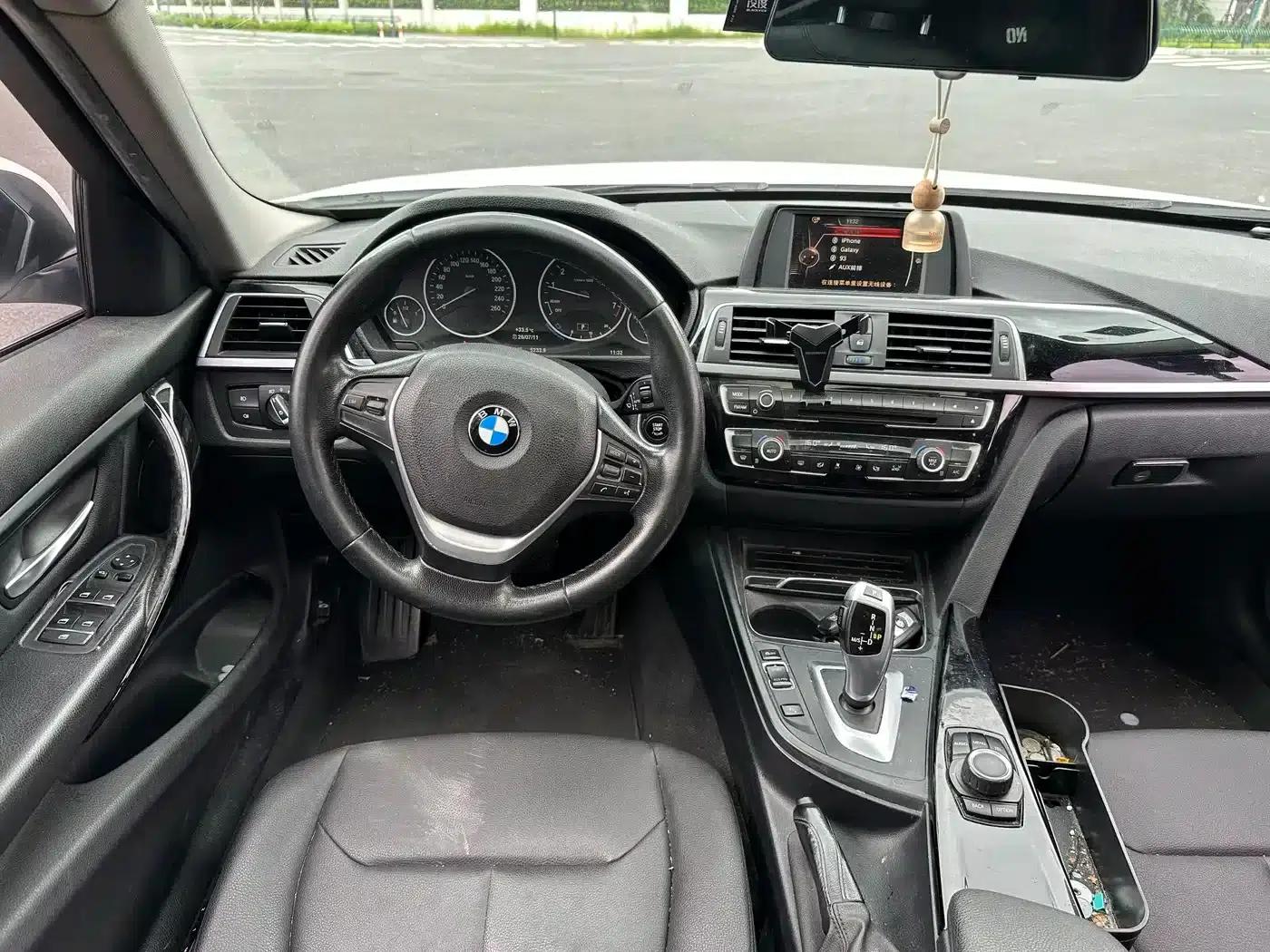 2017 BMW 3 Series 320Li Fashion Edition — миниатюра 14