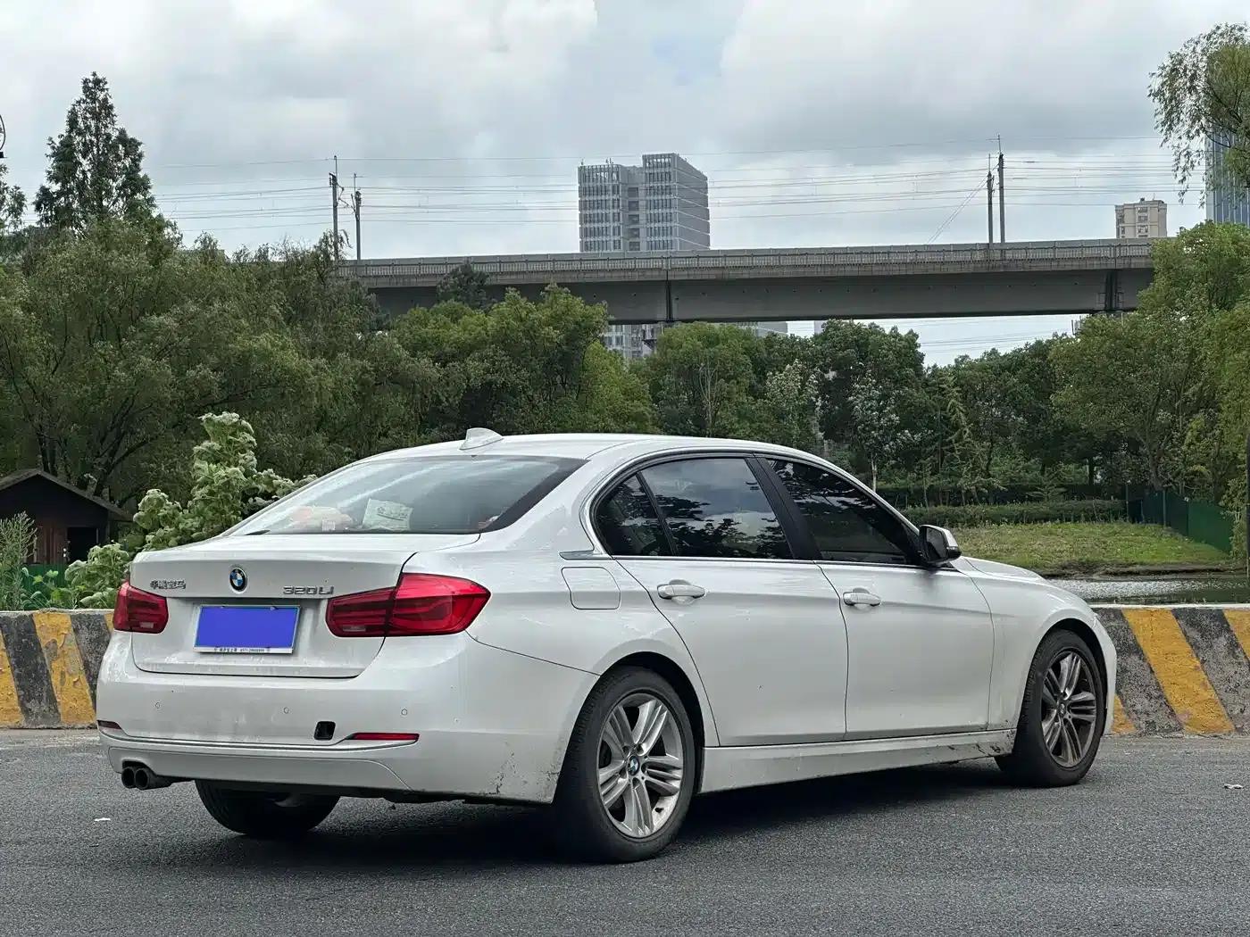 2017 BMW 3 Series 320Li Fashion Edition — миниатюра 7