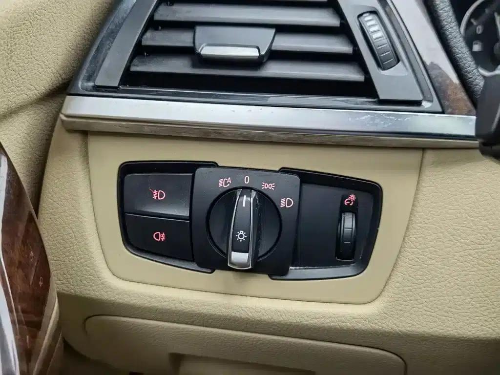 BMW 3 Series 2013 320Li Fashion Edition — миниатюра 21