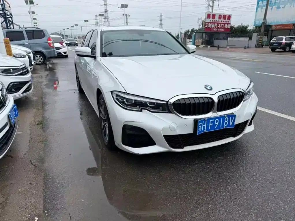 2022 BMW 3 Series 320Li M Sport Package — миниатюра 3