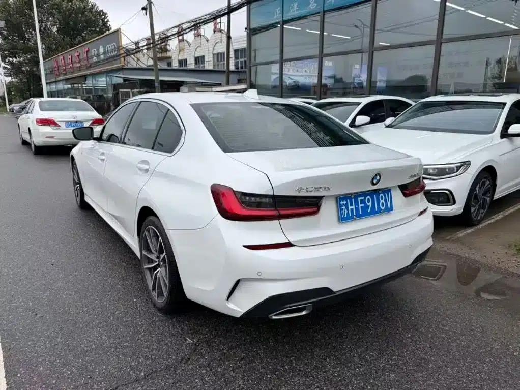 2022 BMW 3 Series 320Li M Sport Package — миниатюра 4