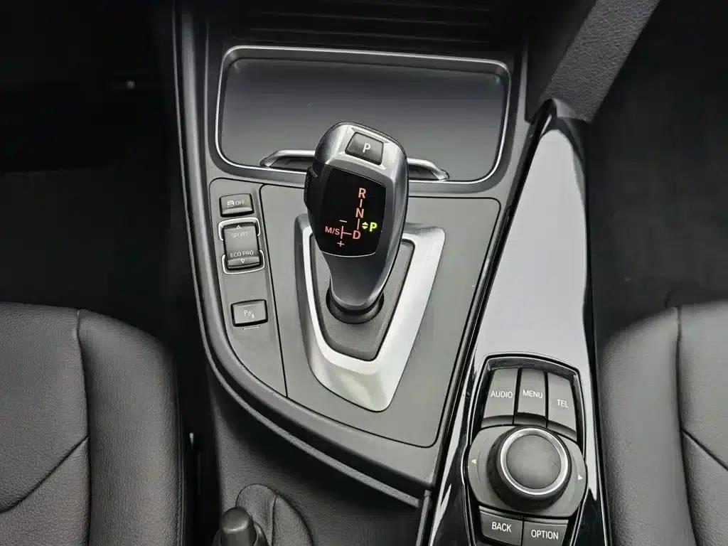 2017 BMW 3 Series 318Li Fashion Edition — миниатюра 13