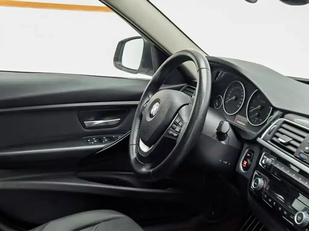 2017 BMW 3 Series 318Li Fashion Edition — миниатюра 22