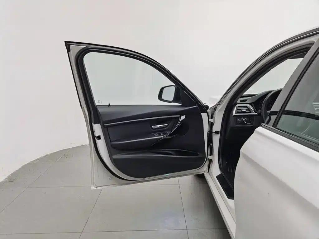 2017 BMW 3 Series 318Li Fashion Edition — миниатюра 8