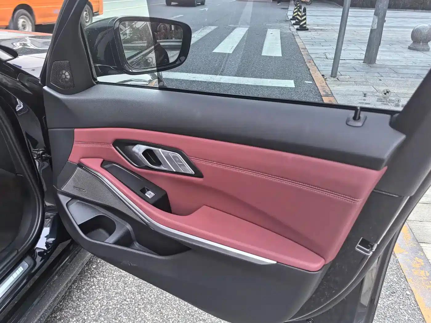 2022 BMW 3 Series 325i M Sport Shadow Edition — миниатюра 8