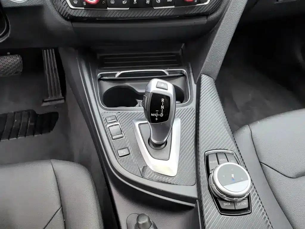 2017 BMW 3 Series 320Li Fashion Edition — миниатюра 13