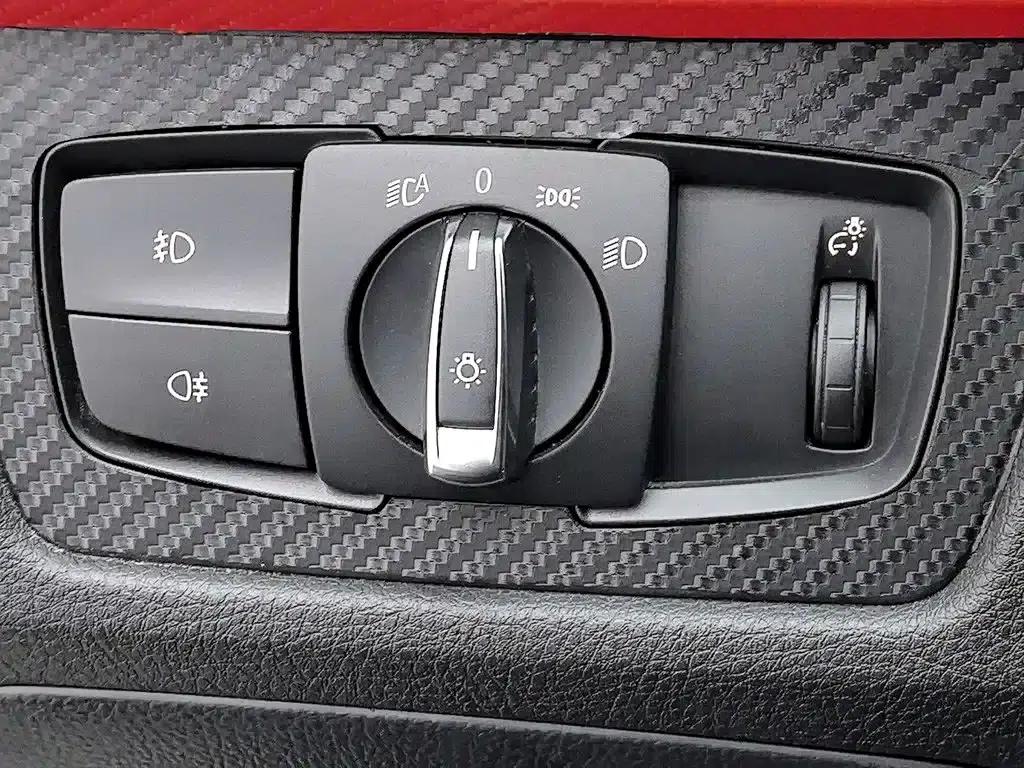 2017 BMW 3 Series 320Li Fashion Edition — миниатюра 21
