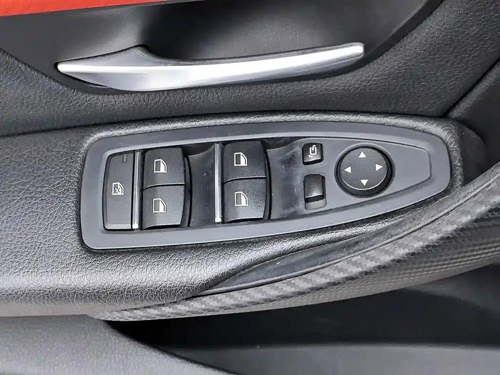 2017 BMW 3 Series 320Li Fashion Edition — миниатюра 9