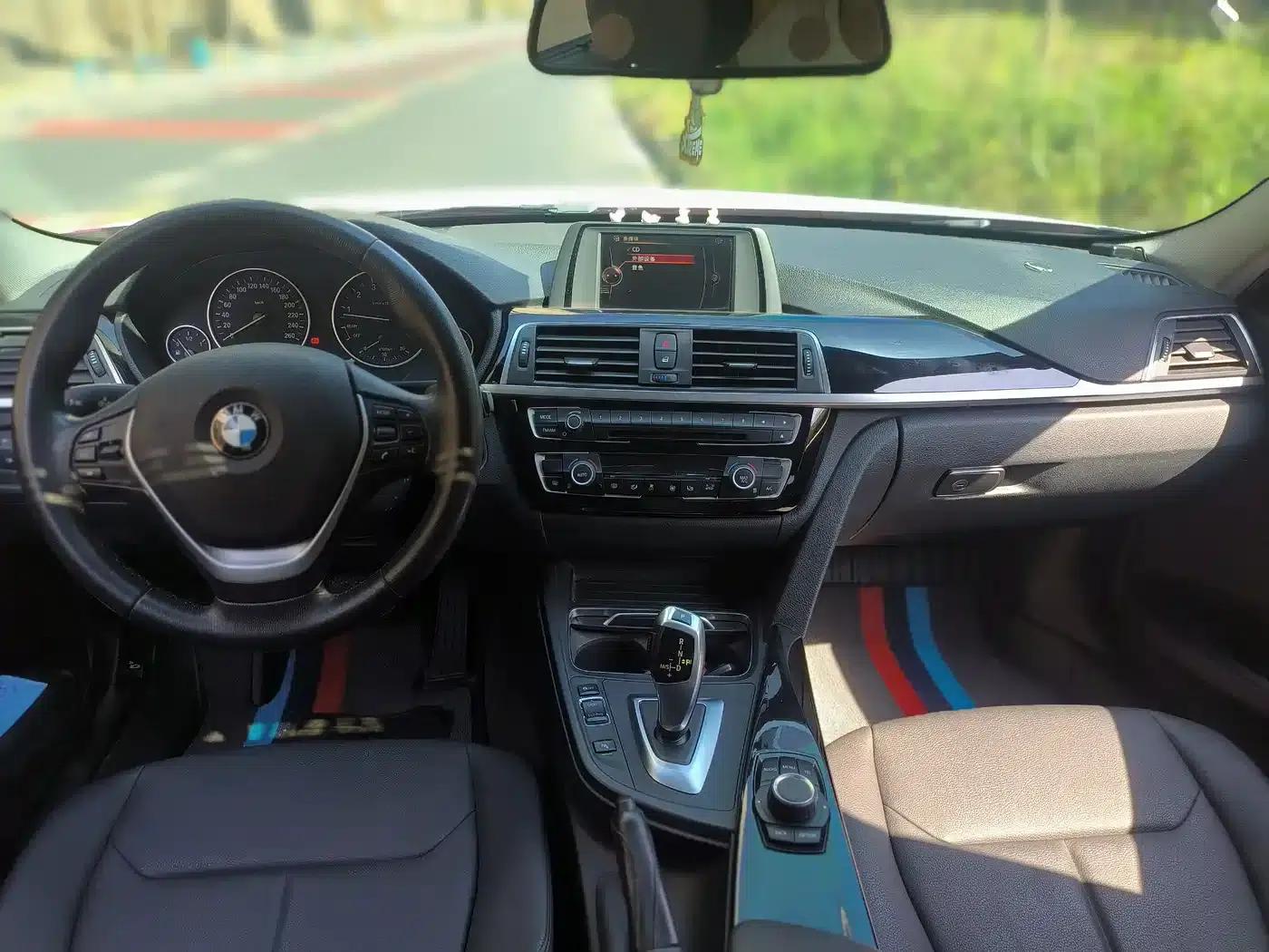 2017 BMW 3 Series 320Li Fashion Edition — миниатюра 6