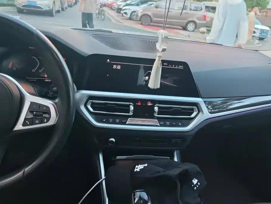 2020 BMW 3 Series 325Li xDrive M Sport Package — миниатюра 13