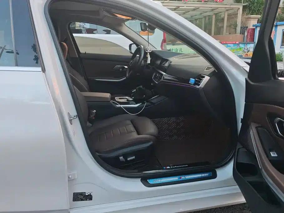 2020 BMW 3 Series 325Li xDrive M Sport Package — миниатюра 8