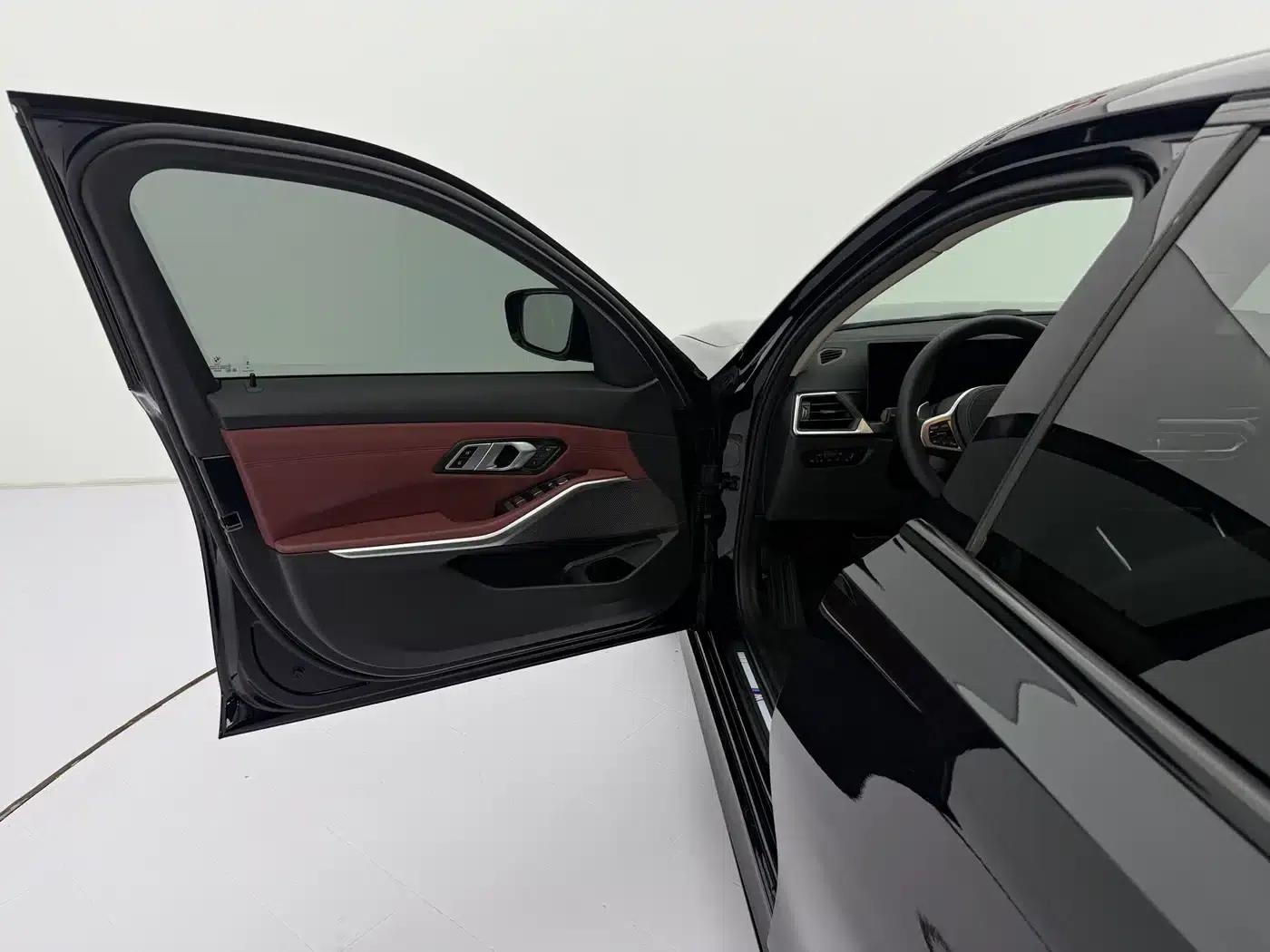 2023 BMW 3 Series 320Li M Sport Package — миниатюра 19