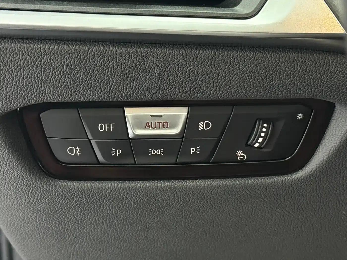 2023 BMW 3 Series 320Li M Sport Package — миниатюра 21