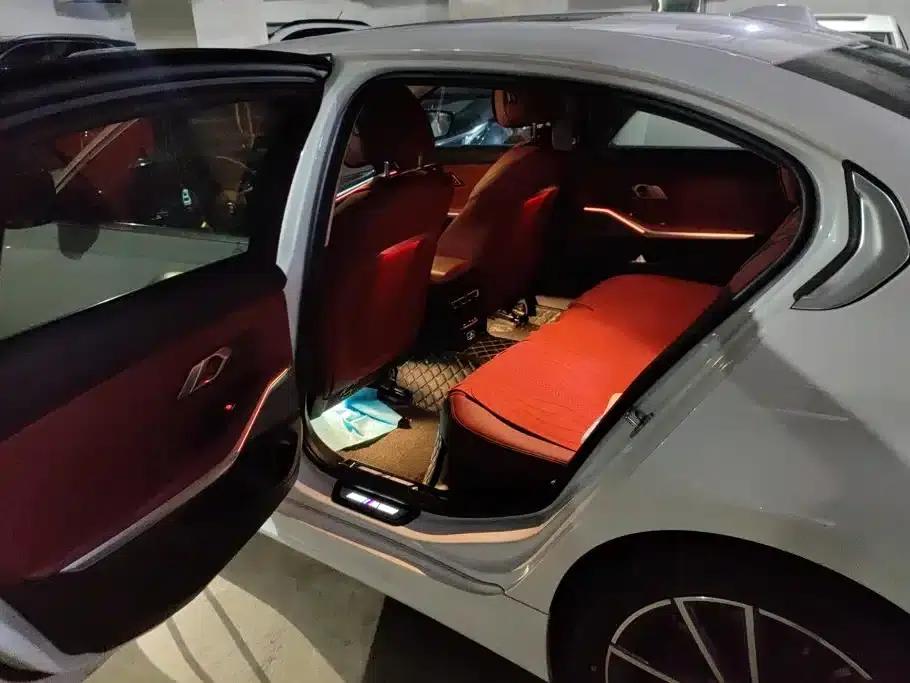 2024 BMW 3 Series 325Li M Sport Package — миниатюра 11