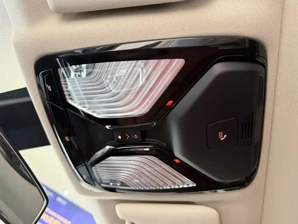 2023 BMW 3 Series 320Li M Sport Package — миниатюра 14