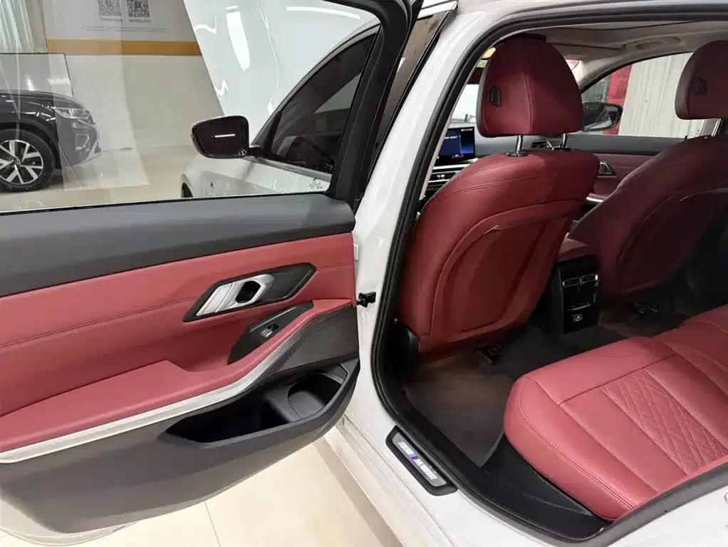 2023 BMW 3 Series 320Li M Sport Package — миниатюра 17
