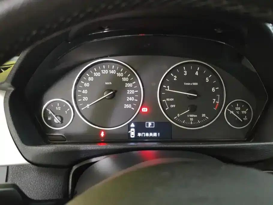 BMW 3 Series 2015 320Li Super Enjoyment Edition Fashion Model — миниатюра 14