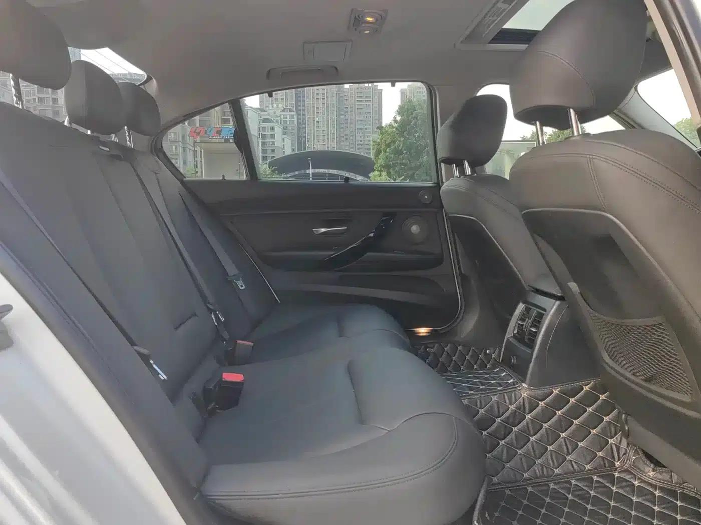 2019 BMW 3 Series 320Li M Luxury Package — миниатюра 12