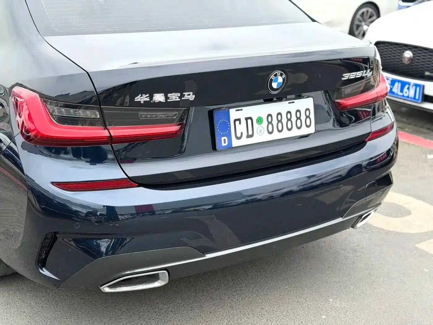 2021 BMW 3 Series 325Li M Sport Package — миниатюра 7