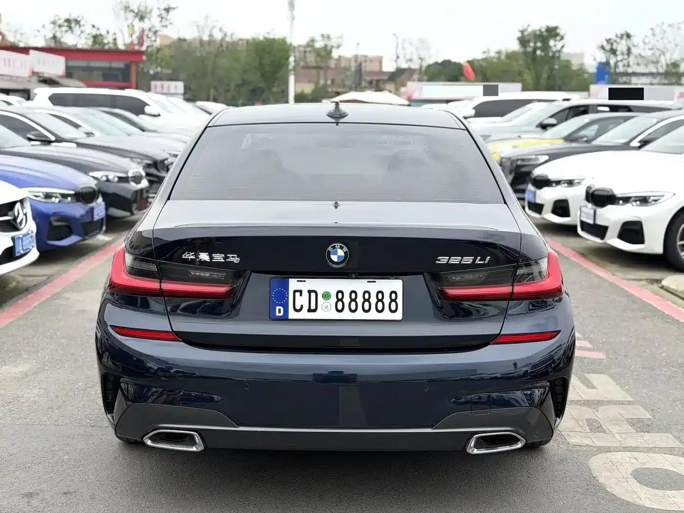 2021 BMW 3 Series 325Li M Sport Package — миниатюра 9
