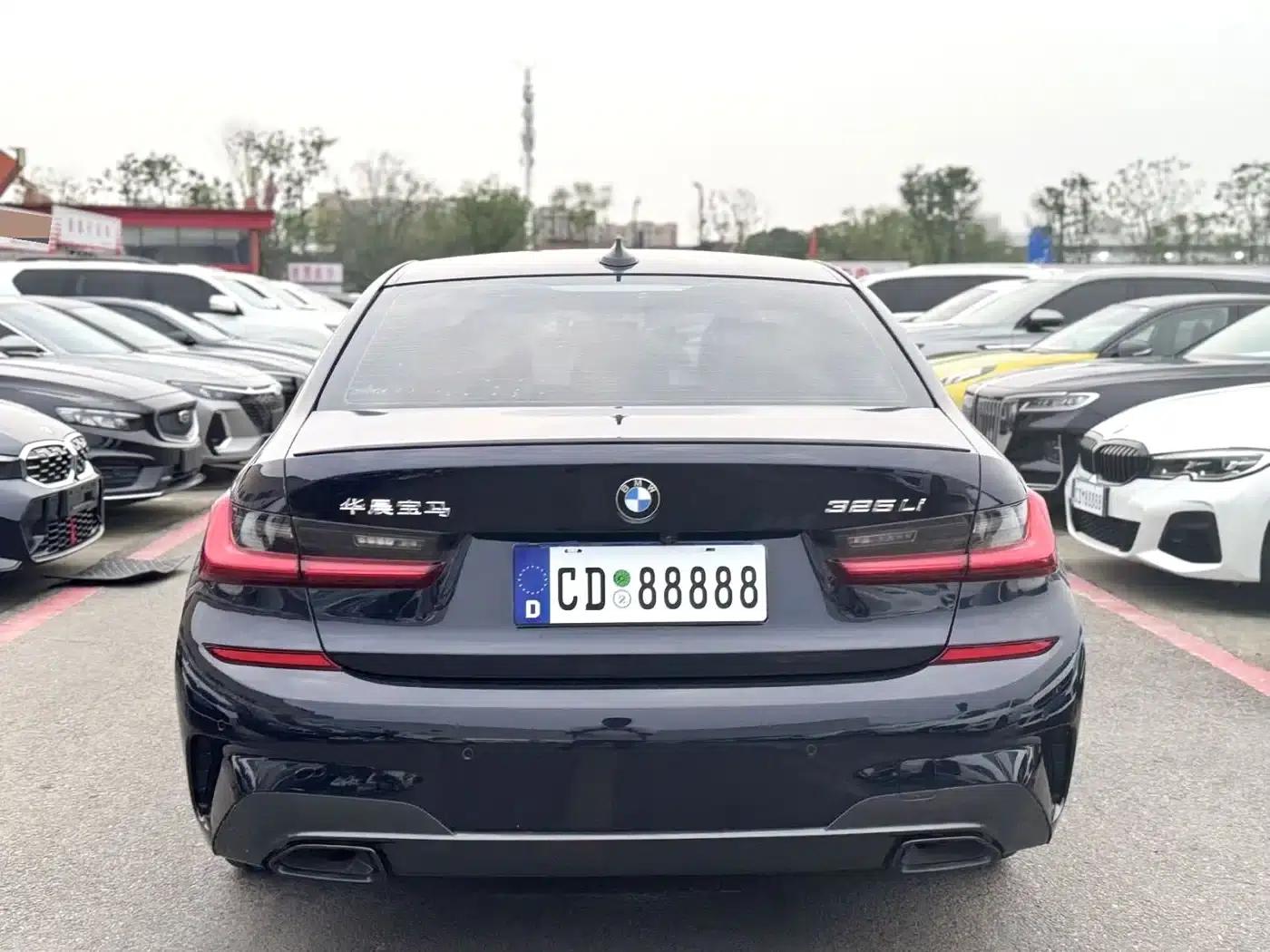 2021 BMW 3 Series 325Li M Sport Shadow Edition — миниатюра 8