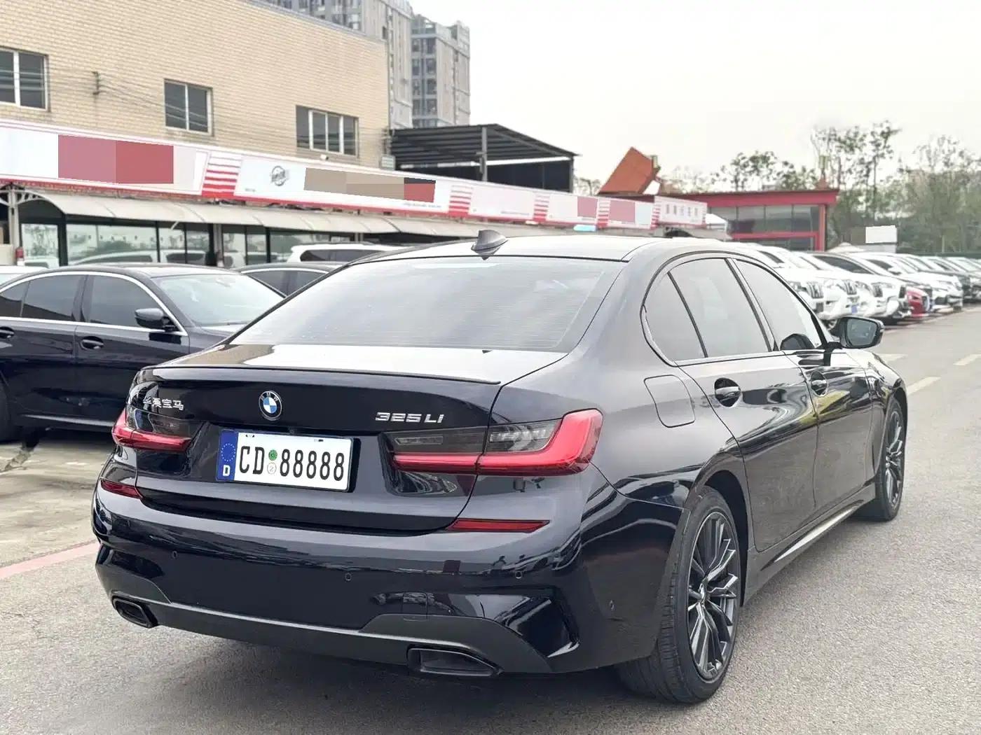 2021 BMW 3 Series 325Li M Sport Shadow Edition — миниатюра 9