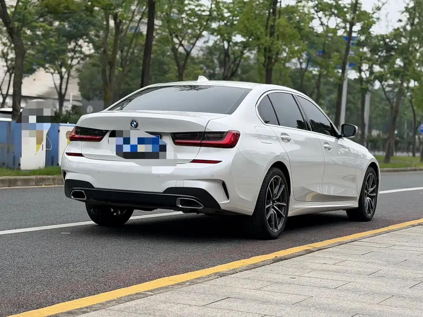 2022 BMW 3 Series 320Li M Sport Package — миниатюра 4