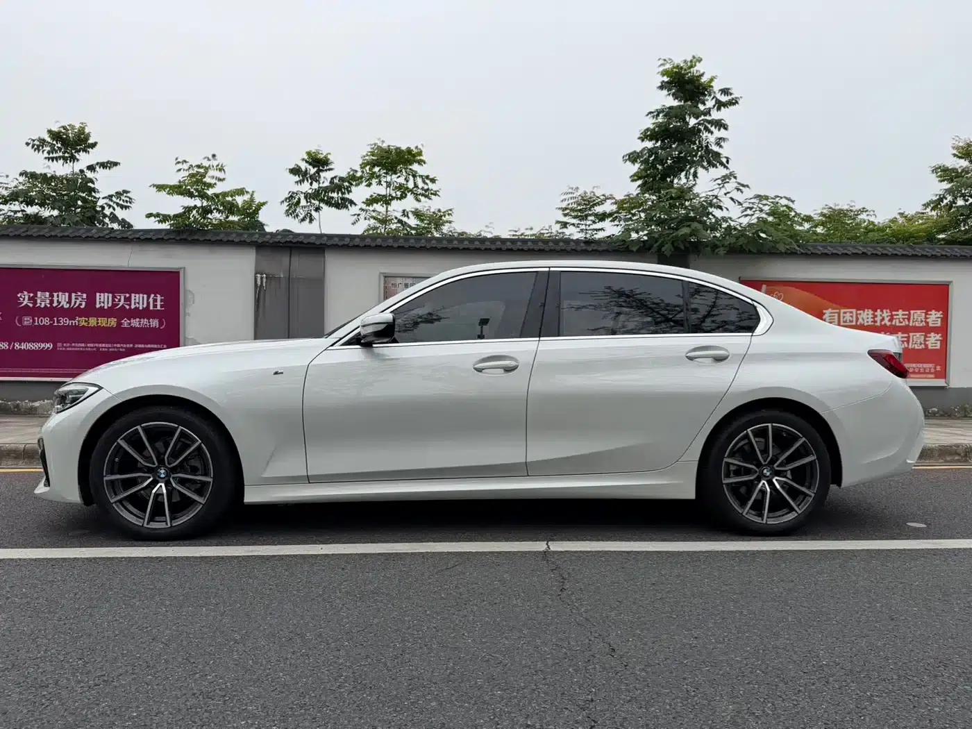 2022 BMW 3 Series 320Li M Sport Package — миниатюра 7