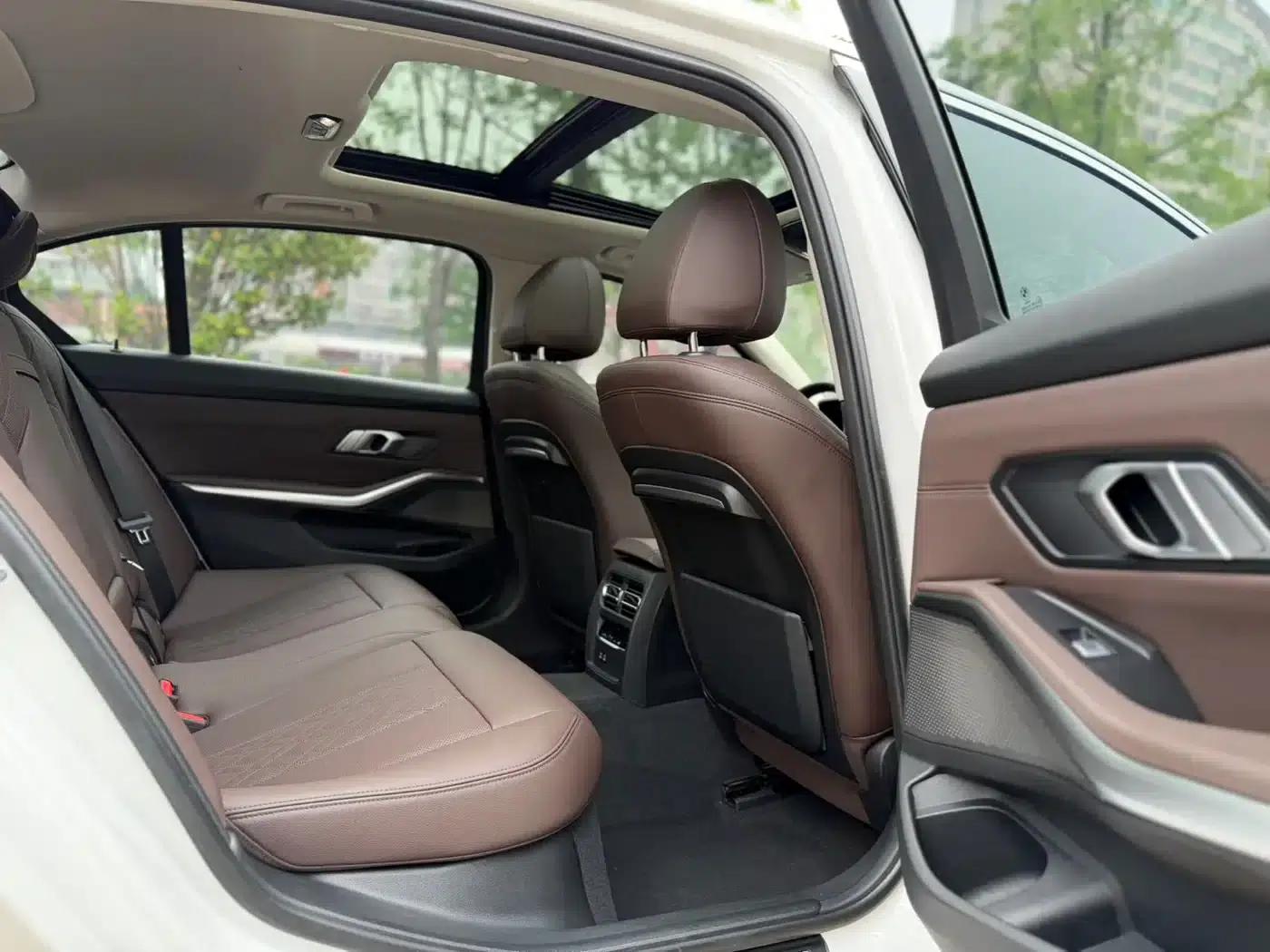2022 BMW 3 Series 320Li M Sport Package — миниатюра 10