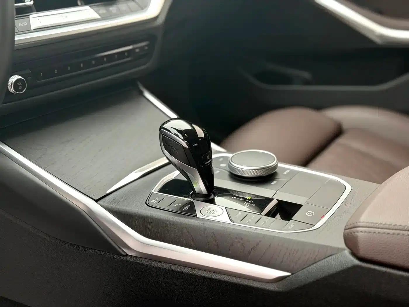 2020 BMW 3 Series 325i M Sport Package — миниатюра 4