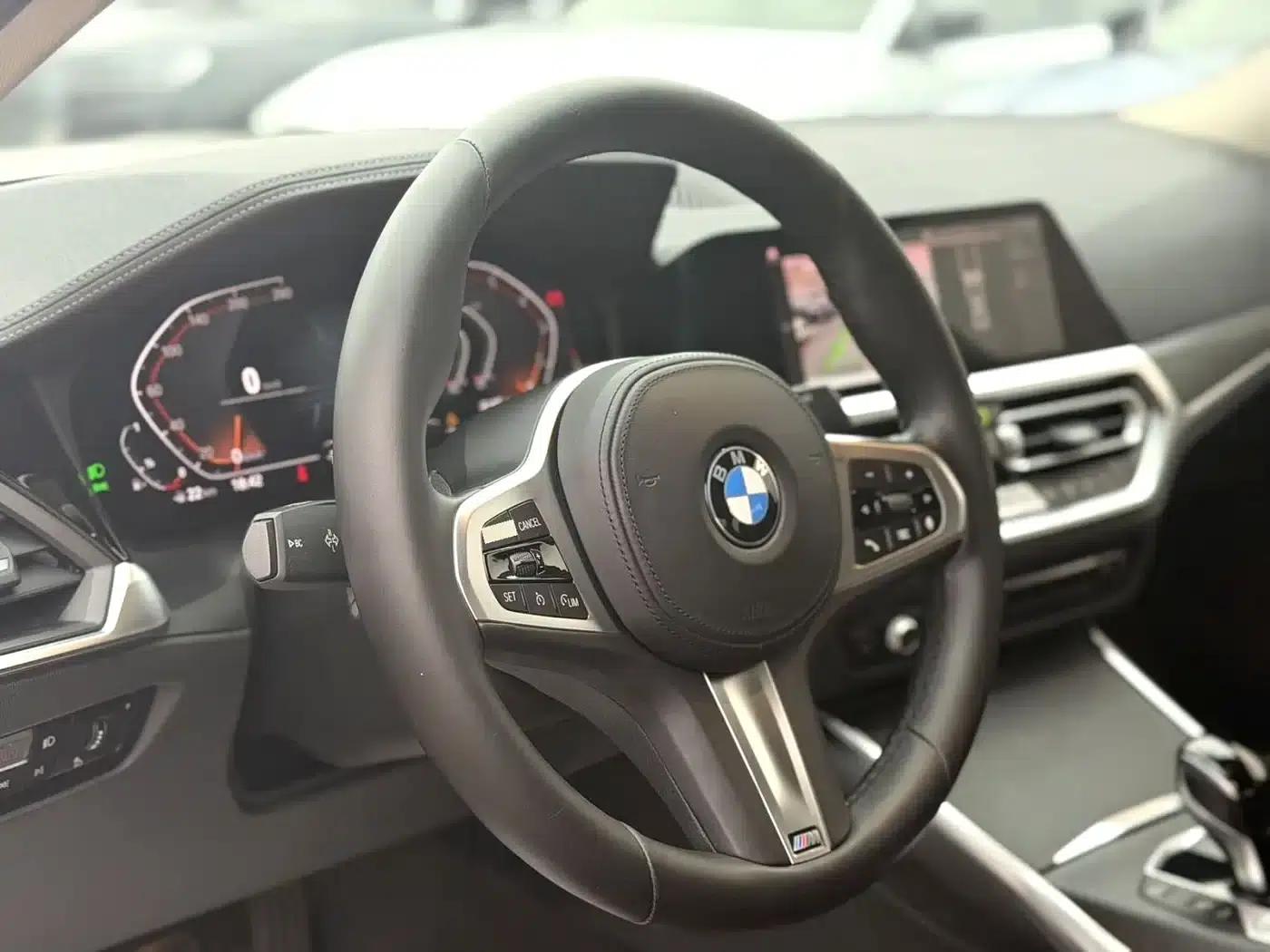 2020 BMW 3 Series 325i M Sport Package — миниатюра 5