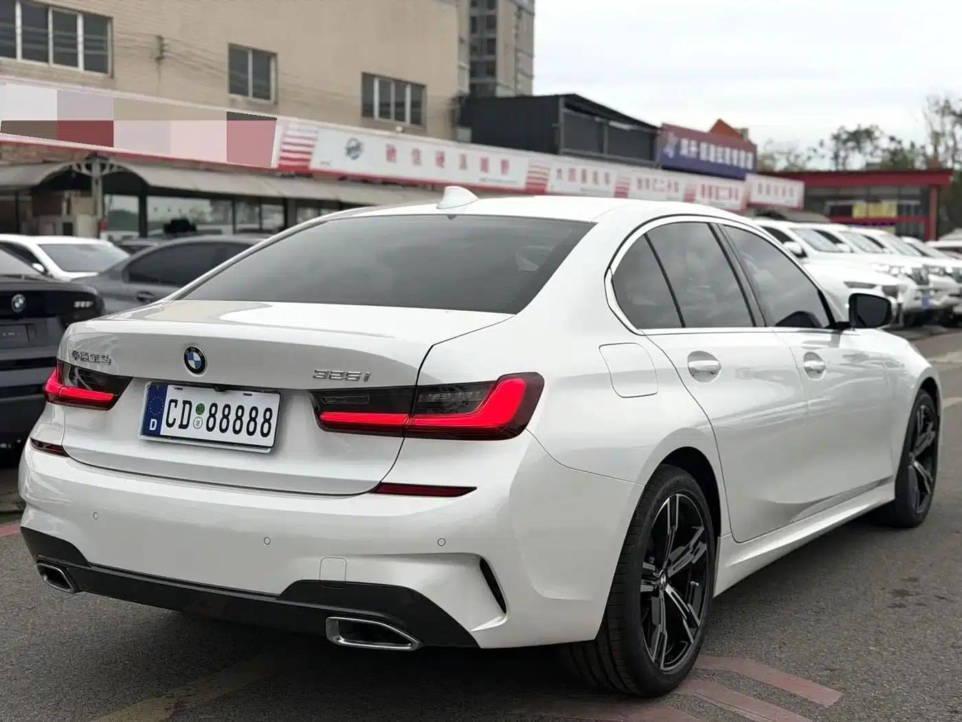 2020 BMW 3 Series 325i M Sport Package — миниатюра 8