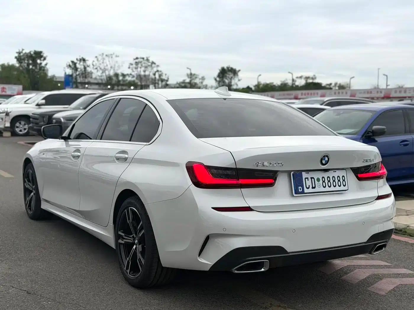 2020 BMW 3 Series 325i M Sport Package — миниатюра 9